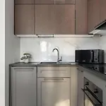 Lägenhet Modern & Functional With Air Conditioning And Balcony By Renters