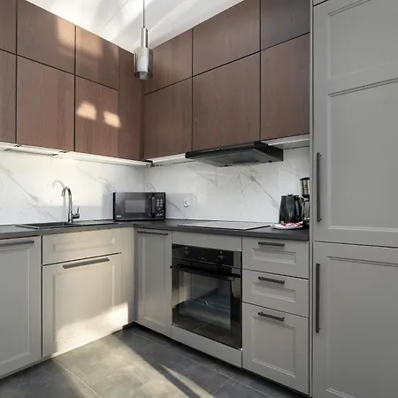 Modern & Functional With Air Conditioning And Balcony By Renters Колобжег
