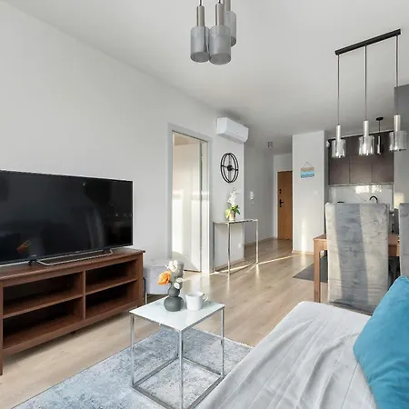 Modern & Functional With Air Conditioning And Balcony By Renters * Колобжег