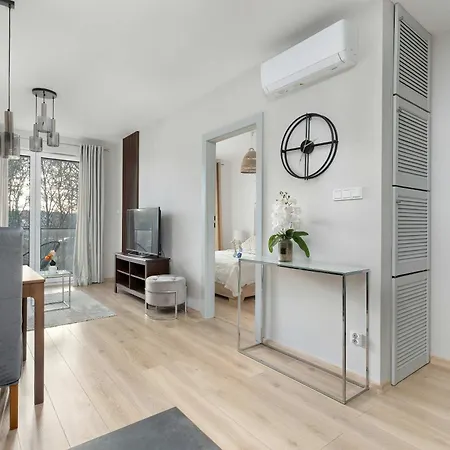 Апартаменты Modern & Functional With Air Conditioning And Balcony By Renters