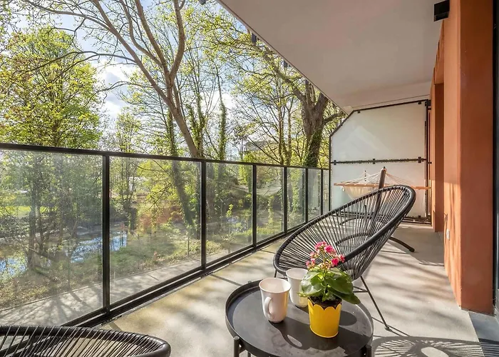 Modern & Functional With Air Conditioning And Balcony By Renters